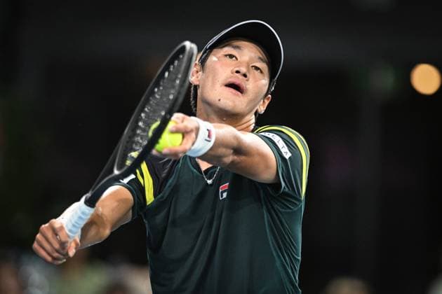 TENNIS ADELAIDE INTERNATIONAL, Soonwoo Kwon of South Korea serving during the 2023 Adelaide International Tennis Tournament at the Memorial Drive Tennis Centre in Adelaide, Saturday, January 14, 2023. ( NO ARCHIVING, EDITORIAL USE ONLY, NO USE IN BOOKS WITHOUT CONSENT ADELAIDE SOUTH AUSTRALIA AUSTRALIA  Copyright: xMICHAELxERREYx 20230114001752139245