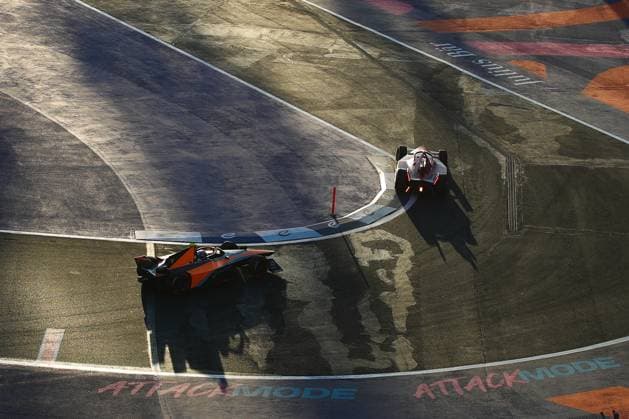 05 HUGHES Jake (gbr), Neom McLaren Formula E Team, Spark-Nissan, Nissan e-4ORCE 04, action during the 2023 Mexico City ePrix, 1st meeting of the 2022-23 ABB FIA Formula E World Championship, WM, Weltmeisterschaft on the Autodromo Hermanos Rodriguez from January 12 to 14, in Mexico City, Mexico - AUTO - 2023 FORMULA E MEXICO CITY ePRIX DPPI Panoramic  03423001_A06I1396
