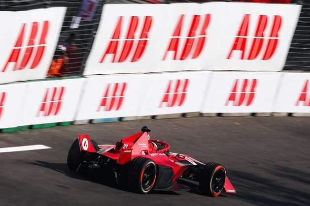27 DENNIS Jake (gbr), Avalanche Andretti Formula E, Spark-Porsche, Porsche 99X Electric, action during the 2023 Mexico City ePrix, 1st meeting of the 2022-23 ABB FIA Formula E World Championship, WM, Weltmeisterschaft on the Autodromo Hermanos Rodriguez from January 12 to 14, in Mexico City, Mexico - AUTO - 2023 FORMULA E MEXICO CITY ePRIX DPPI Panoramic  03423001_0A3A0426
