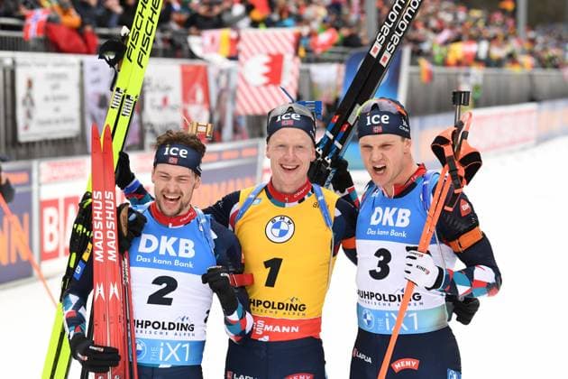 Bilder des Jahres 2023, Sport 01 Januar Sport Themen der Woche KW02 Biathlon - Siegerfoto mit LAEGREID Sturla Holm (NOR), BOE Johannes Thingnes (NOR) und CHRISTIANSEN Vetle Sjaastad (NOR) bei dem 15 km Massenstart der Herren beim BMW IBU Weltcup Biathlon in Ruhpolding am 15.01.2023, Deutschland, Oberbayern Ruhpolding Chiemgau Arena Oberbayern Deutschland *** Biathlon winner photo with LAEGREID Sturla Holm NOR , BOE Johannes Thingnes NOR and CHRISTIANSEN Vetle Sjaastad NOR during the 15 km mass start of the men at the BMW IBU World Cup Biathlon in Ruhpolding on 15 01 2023, Germany, Upper Bavaria Ruhpolding Chiemgau Arena Upper Bavaria Germany