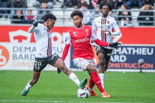 Jens Cajuste (Stade de Reims) Hicham Boudaoui (OGC Nice) FOOTBALL : Stade de Reims - OGC Nice - Ligue 1 - JournÃ e 19 - 15 01 2023 BaptisteAutissier Panoramic 