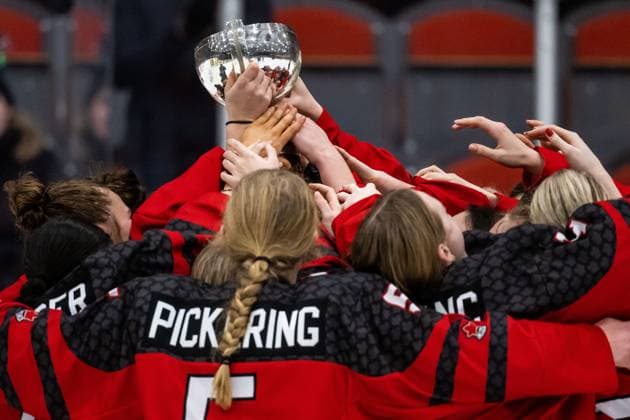 230115 Players of Canada celebrate with the trophy after winning in the 2023 IIHF U18 Women s World Championship final between Canada and Sweden on January 15, 2023 in Östersund Photo Mathilda Ahlberg BILDBYRAN kod MA MA0381 ishockey ice hockey u18 vm u18 vm 2023 iihf u18 womens world championship final kanada sverige sweden canada dam bbeng jubel,  Copyright: MATHILDAxAHLBERG BB230115MA205