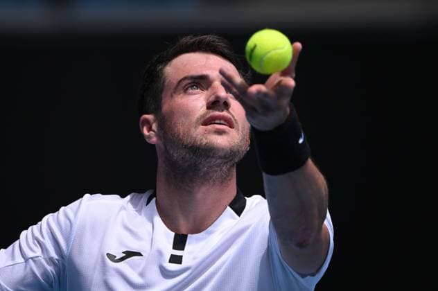 TENNIS AUSTRALIAN OPEN, Pedro Martinez of Spain prepares to serve during his Men?s Singles 1st round match against Hubert Hurkacz of Poland on Day 1 of the 2023 Australian Open tennis tournament at Melbourne Park in Melbourne, Monday, January 16, 2023. ( NO ARCHIVING, EDITORIAL USE ONLY, NO USE IN BOOKS WITHOUT CONSENT MELBOURNE VICTORIA AUSTRALIA  Copyright: xJAMESxROSSx 20230116001752923804