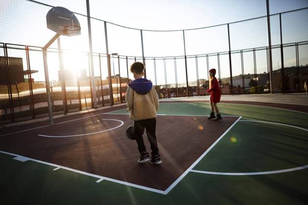 children playing basketball field. High quality photo children playing basketball field. High resolution photo (License=RF) 18270858 Copyright: xZoonar.com OleksandrxLatkunx 18270858 ,model released, Symbolfoto ,property released