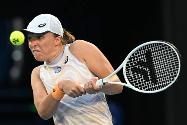 TENNIS AUSTRALIAN OPEN, Iga Swiatek of Poland returns during her Women?s Singles 1st Round match against Jule Niemeier of Germany on Day 1 of the 2023 Australian Open tennis tournament at Melbourne Park in Melbourne, Monday, January 16, 2023. ( NO ARCHIVING, EDITORIAL USE ONLY, NO USE IN BOOKS WITHOUT CONSENT MELBOURNE VICTORIA AUSTRALIA  Copyright: xLUKASxCOCHx 20230116001753052030