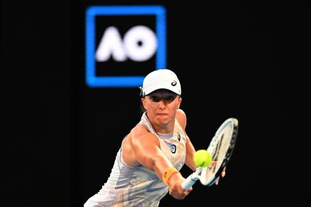 TENNIS AUSTRALIAN OPEN, Iga Swiatek of Poland returns during her Women?s Singles 1st Round match against Jule Niemeier of Germany on Day 1 of the 2023 Australian Open tennis tournament at Melbourne Park in Melbourne, Monday, January 16, 2023. ( NO ARCHIVING, EDITORIAL USE ONLY, NO USE IN BOOKS WITHOUT CONSENT MELBOURNE VICTORIA AUSTRALIA  Copyright: xLUKASxCOCHx 20230116001753052267
