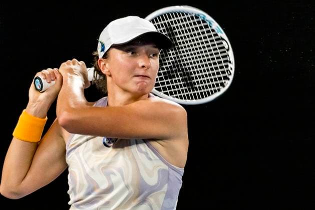 MELBOURNE, VIC - JANUARY 16: Iga Swiatek of Poland in action during Round 1 of the 2023 Australian Open on January 16 2023, at Melbourne Park in Melbourne, Australia. (Photo by Jason Heidrich Icon Sportswire) TENNIS: JAN 16 Australian Open Icon220116231