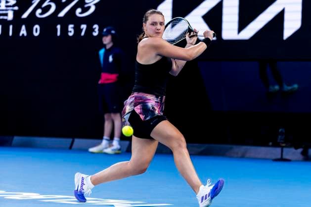 MELBOURNE, VIC - JANUARY 16: Jule Niemeier of Germany in action during Round 1 of the 2023 Australian Open on January 16 2023, at Melbourne Park in Melbourne, Australia. (Photo by Jason Heidrich Icon Sportswire) TENNIS: JAN 16 Australian Open Icon220116235