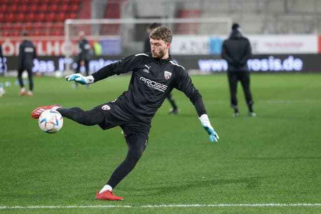 3 Liga FC Ingolstadt 04 Erzgebirge Aue before the match goalkeeper Maurice Dehler 46, FCI 3 Liga FC Ingolstadt 04 season 2022 2023 Erzgebirge Aue