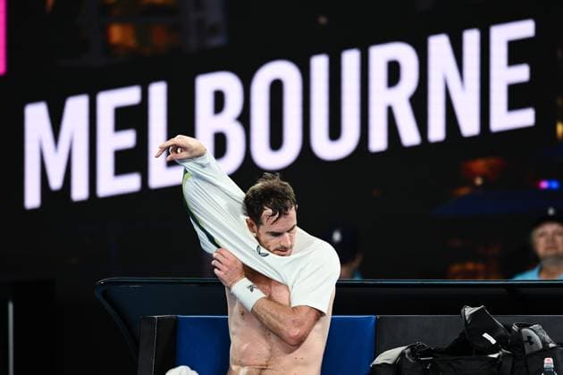 Sport Bilder des Tages Mandatory Credit: Photo by James Gourley Shutterstock (13716760cb) Andy Murray during his first round match Australian Open, Day Two, Tennis, Melbourne Park, Melbourne, Australia - 17 Jan 2023 Australian Open, Day Two, Tennis, Melbourne Park, Melbourne, Australia - 17 Jan 2023 Copyright: xJamesxGourley Shutterstockx 13716760cb