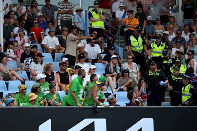 TENNIS AUSTRALIAN OPEN, Police talk to spectators during the first round match with Jordan Thompson of Australia and JJ Wolf of the U.S. at the 2023 Australian Open tennis tournament at Melbourne Park in Melbourne, Tuesday, January 17, 2023. ( NO ARCHIVING, EDITORIAL USE ONLY, NO USE IN BOOKS WITHOUT CONSENT MELBOURNE VICTORIA AUSTRALIA  Copyright: xLUKASxCOCHx 20230117001753434313