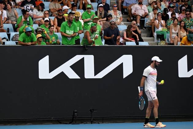 TENNIS AUSTRALIAN OPEN, Spectators and Jordan Thompson of Australia during his first round match against JJ Wolf of the U.S. at the 2023 Australian Open tennis tournament at Melbourne Park in Melbourne, Tuesday, January 17, 2023. ( NO ARCHIVING, EDITORIAL USE ONLY, NO USE IN BOOKS WITHOUT CONSENT MELBOURNE VICTORIA AUSTRALIA  Copyright: xLUKASxCOCHx 20230117001753436053
