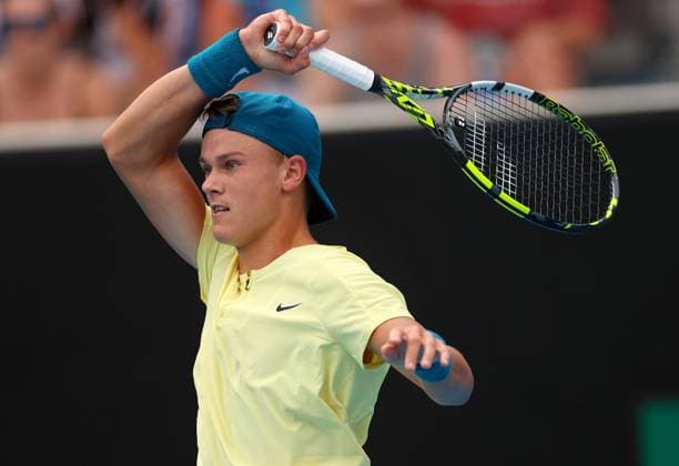 Mandatory Credit: Photo by Ella Ling Shutterstock (13716759cm) Holger Rune of Denmark in action Australian Open, Day Two, Tennis, Melbourne Park, Melbourne, Australia - 17 Jan 2023 Australian Open, Day Two, Tennis, Melbourne Park, Melbourne, Australia - 17 Jan 2023 Copyright: xEllaxLing Shutterstockx 13716759cm