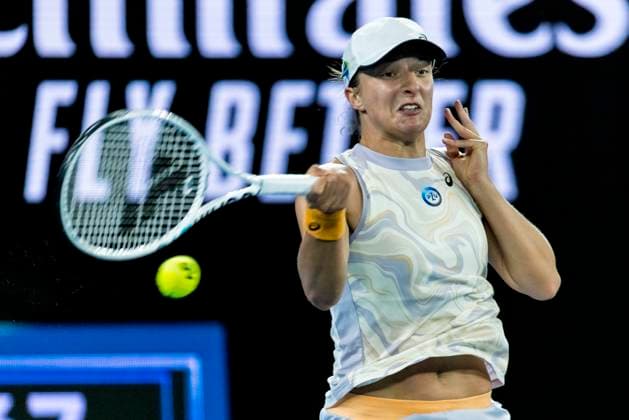 MELBOURNE, VIC - JANUARY 18: Iga Swiatek of Poland in action during Round 2 of the 2023 Australian Open on January 18 2023, at Melbourne Park in Melbourne, Australia. (Photo by Jason Heidrich Icon Sportswire) TENNIS: JAN 18 Australian Open Icon220118013