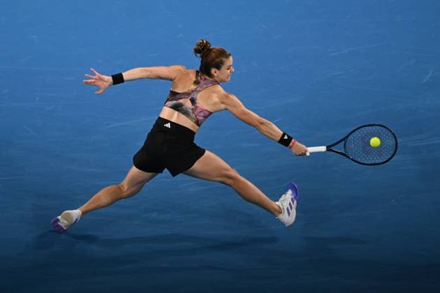 Sport Bilder des Tages TENNIS AUSTRALIAN OPEN, Maria Sakkari of Greece in action against Diana Shnaider during the 2023 Australian Open tennis tournament at Melbourne Park in Melbourne, Wednesday, January 18, 2023. ( NO ARCHIVING, EDITORIAL USE ONLY, NO USE IN BOOKS WITHOUT CONSENT MELBOURNE VICTORIA AUSTRALIA  Copyright: xJOELxCARRETTx 20230118001753711217