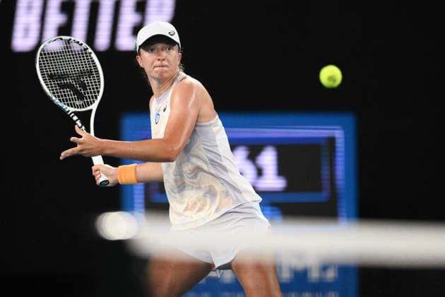 Sport Bilder des Tages Mandatory Credit: Photo by James Gourley Shutterstock (13716764h) Iga Swiatek in action during her second round match Australian Open, Day Three, Tennis, Melbourne Park, Melbourne, Australia - 18 Jan 2023 Australian Open, Day Three, Tennis, Melbourne Park, Melbourne, Australia - 18 Jan 2023 Copyright: xJamesxGourley Shutterstockx 13716764h