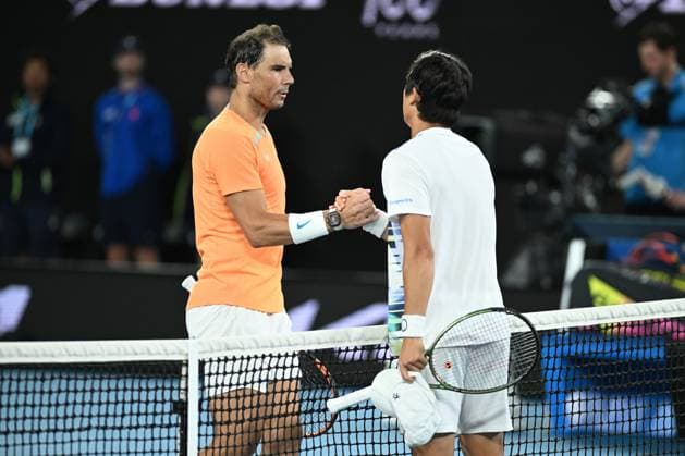 TENNIS AUSTRALIAN OPEN, Rafael Nadal of Spain shakes hands after losing his match against Mackenzie McDonald of the USA during the 2023 Australian Open tennis tournament at Melbourne Park in Melbourne, Wednesday, January 18, 2023. ( NO ARCHIVING, EDITORIAL USE ONLY, NO USE IN BOOKS WITHOUT CONSENT MELBOURNE VICTORIA AUSTRALIA  Copyright: xJAMESxROSSx 20230118001753776956