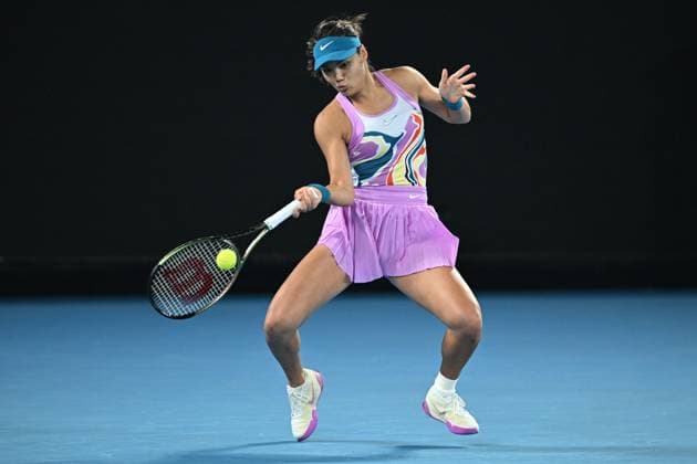TENNIS AUSTRALIAN OPEN, Emma Raducanu of Great Britain in action during her match against Coco Gauff of the U.S. during the 2023 Australian Open tennis tournament at Melbourne Park in Melbourne, Wednesday, January 18, 2023. ( NO ARCHIVING, EDITORIAL USE ONLY, NO USE IN BOOKS WITHOUT CONSENT MELBOURNE VICTORIA AUSTRALIA  Copyright: xJAMESxROSSx 20230118001753798051