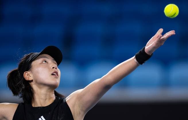 (230118) -- MELBOURNE, Jan. 18, 2023 -- Wang Xinyu of China competes during the women s singles second round match against Madison Keys of the United States at Australian Open tennis tournament, in Melbourne, Australia, on Jan. 18, 2023. (Photo by Hu Jingchen Xinhua) (SP)AUSTRALIA-MELBOURNE-TENNIS-AUSTRALIAN OPEN-DAY 3 BaixXuefei 