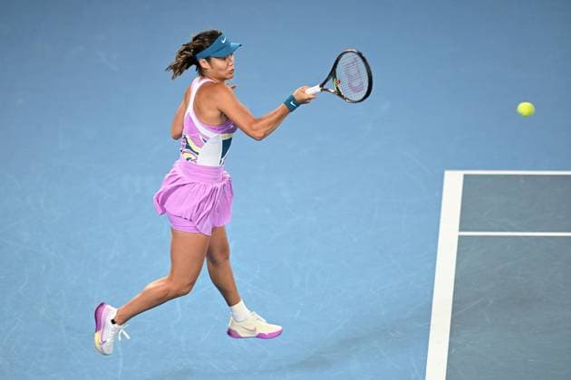 Mandatory Credit: Photo by James Gourley Shutterstock (13716764fu) Emma Raducanu in action during her second round match Australian Open, Day Three, Tennis, Melbourne Park, Melbourne, Australia - 18 Jan 2023 Australian Open, Day Three, Tennis, Melbourne Park, Melbourne, Australia - 18 Jan 2023 Copyright: xJamesxGourley Shutterstockx 13716764fu