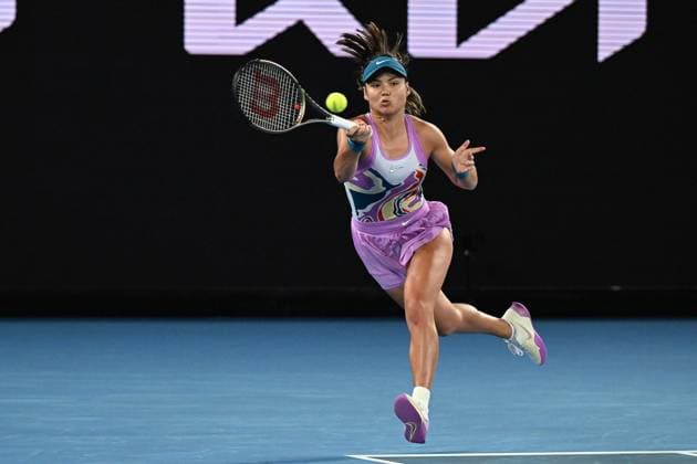 Mandatory Credit: Photo by James Gourley Shutterstock (13716764hh) Emma Raducanu in action during her second round match Australian Open, Day Three, Tennis, Melbourne Park, Melbourne, Australia - 18 Jan 2023 Australian Open, Day Three, Tennis, Melbourne Park, Melbourne, Australia - 18 Jan 2023 Copyright: xJamesxGourley Shutterstockx 13716764hh