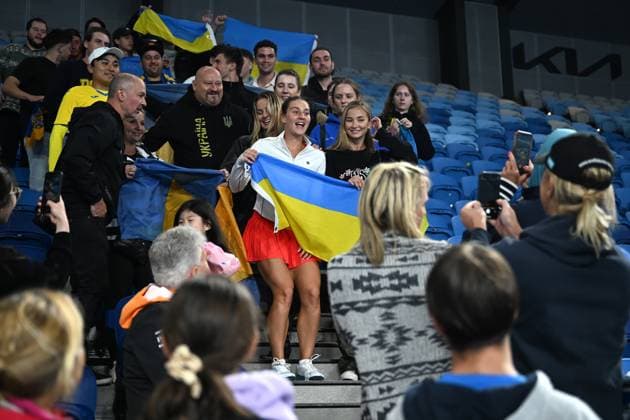 TENNIS AUSTRALIAN OPEN, Marta Kostyuk of Ukraine with her supporters after winning her match against Olivia Gadecki of Australia during the 2023 Australian Open tennis tournament at Melbourne Park in Melbourne, Wednesday, January 18, 2023. ( NO ARCHIVING, EDITORIAL USE ONLY, NO USE IN BOOKS WITHOUT CONSENT MELBOURNE VICTORIA AUSTRALIA  Copyright: xLUKASxCOCHx 20230118001753860848
