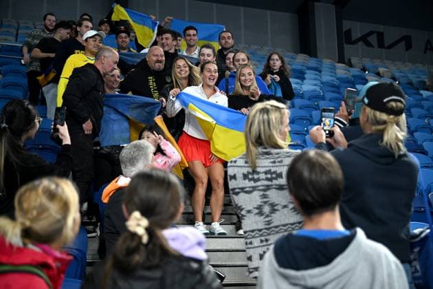 TENNIS AUSTRALIAN OPEN, Marta Kostyuk of Ukraine with supporters after winning her match against Olivia Gadecki of Australia during the 2023 Australian Open tennis tournament at Melbourne Park in Melbourne, Wednesday, January 18, 2023. ( NO ARCHIVING, EDITORIAL USE ONLY, NO USE IN BOOKS WITHOUT CONSENT MELBOURNE VICTORIA AUSTRALIA  Copyright: xLUKASxCOCHx 20230118001753861622