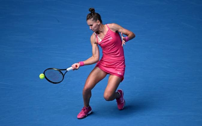 TENNIS AUSTRALIAN OPEN, Veronika Kudermetova of Russia returns to Katie Volynets of the USA during their 2nd round match at the 2023 Australian Open tennis tournament at Melbourne Park in Melbourne, Thursday, January 19, 2023. ( NO ARCHIVING, EDITORIAL USE ONLY, NO USE IN BOOKS WITHOUT CONSENT MELBOURNE VICTORIA AUSTRALIA  Copyright: xJAMESxROSSx 20230119001754097983