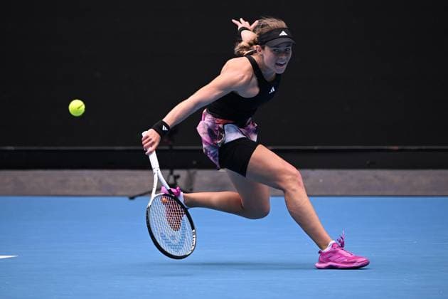 TENNIS AUSTRALIAN OPEN, Katie Volynets of the USA in action against Veronika Kudermetova of Russia during their 2nd round match at the 2023 Australian Open tennis tournament at Melbourne Park in Melbourne, Thursday, January 19, 2023. ( NO ARCHIVING, EDITORIAL USE ONLY, NO USE IN BOOKS WITHOUT CONSENT MELBOURNE VICTORIA AUSTRALIA  Copyright: xJAMESxROSSx 20230119001754120699