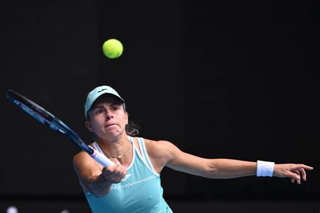 TENNIS AUSTRALIAN OPEN, Magda Linette of Poland returns serve during her match against Anett Kontaveit of Estonia during the 2023 Australian Open tennis tournament at Melbourne Park in Melbourne, Thursday, January 19, 2023. ( NO ARCHIVING, EDITORIAL USE ONLY, NO USE IN BOOKS WITHOUT CONSENT MELBOURNE VICTORIA AUSTRALIA  Copyright: xJAMESxROSSx 20230119001754134313