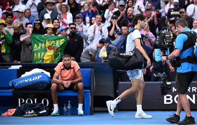 TENNIS AUSTRALIAN OPEN, Alexei Popyrin of Australia looks on afterafter winning his second round match against Taylor Fritz of the USA (right) at the 2023 Australian Open tennis tournament at Melbourne Park in Melbourne, Thursday, January 19, 2023. ( NO ARCHIVING, EDITORIAL USE ONLY, NO USE IN BOOKS WITHOUT CONSENT MELBOURNE VICTORIA AUSTRALIA  Copyright: xJAMESxROSSx 20230119001754228880