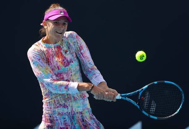 Mandatory Credit: Photo by Ella Ling Shutterstock (13716767br) Anett Kontaveit of Estonia in action Australian Open, Day Four, Tennis, Melbourne Park, Melbourne, Australia - 19 Jan 2023 Australian Open, Day Four, Tennis, Melbourne Park, Melbourne, Australia - 19 Jan 2023 Copyright: xEllaxLing Shutterstockx 13716767br