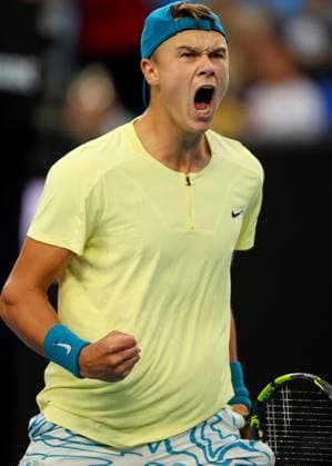 Mandatory Credit: Photo by Ella Ling Shutterstock (13716767cr) Holger Rune of Denmark celebrates Australian Open, Day Four, Tennis, Melbourne Park, Melbourne, Australia - 19 Jan 2023 Australian Open, Day Four, Tennis, Melbourne Park, Melbourne, Australia - 19 Jan 2023 Copyright: xEllaxLing Shutterstockx 13716767cr