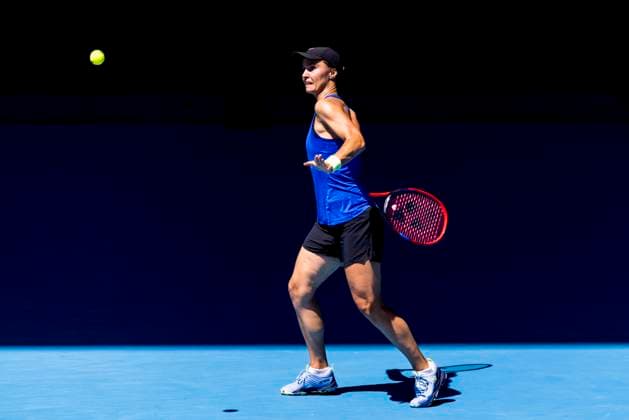 MELBOURNE, VIC - JANUARY 20: Anhelina Kalinina of Ukraine in action during Round 3 of the 2023 Australian Open on January 20 2023, at Melbourne Park in Melbourne, Australia. (Photo by Jason Heidrich Icon Sportswire) TENNIS: JAN 20 Australian Open Icon230120024