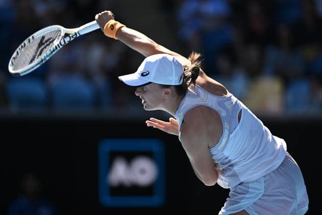 TENNIS AUSTRALIAN OPEN, Iga Swiatek of Poland serves to Cristina Bucsa of Spain during the 2023 Australian Open tennis tournament at Melbourne Park in Melbourne, Friday, January 20, 2023. ( NO ARCHIVING, EDITORIAL USE ONLY, NO USE IN BOOKS WITHOUT CONSENT MELBOURNE VICTORIA AUSTRALIA  Copyright: xLUKASxCOCHx 20230120001754620477