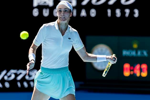 MELBOURNE, VIC - JANUARY 20: Bernarda Pera of the United States of America in action during Round 3 of the 2023 Australian Open on January 20 2023, at Melbourne Park in Melbourne, Australia. (Photo by Jason Heidrich Icon Sportswire) TENNIS: JAN 20 Australian Open Icon230120079