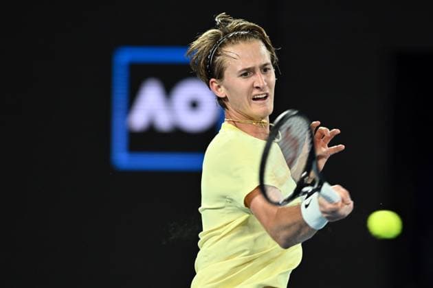 TENNIS AUSTRALIAN OPEN, Sebastian Korda of the USA in action during his match against Daniil Medvedev during the 2023 Australian Open tennis tournament at Melbourne Park in Melbourne, Friday, January 20, 2023. ( NO ARCHIVING, EDITORIAL USE ONLY, NO USE IN BOOKS WITHOUT CONSENT MELBOURNE VICTORIA AUSTRALIA  Copyright: xJOELxCARRETTx 20230120001754719185