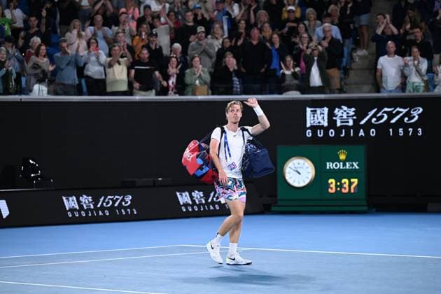 TENNIS AUSTRALIAN OPEN, Denis Shapovalov of Canada waves farewell to the crowd followin his loss to Hubert Hurkacz of Poland during the 2023 Australian Open tennis tournament at Melbourne Park in Melbourne, Friday, January 20, 2023. ( NO ARCHIVING, EDITORIAL USE ONLY, NO USE IN BOOKS WITHOUT CONSENT MELBOURNE VICTORIA AUSTRALIA  Copyright: xLUKASxCOCHx 20230120001754729809