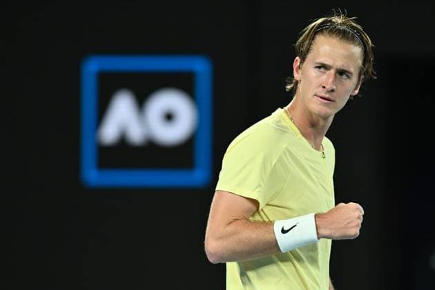 TENNIS AUSTRALIAN OPEN, Sebastian Korda of the USA reacts during his match against Daniil Medvedev during the 2023 Australian Open tennis tournament at Melbourne Park in Melbourne, Friday, January 20, 2023. ( NO ARCHIVING, EDITORIAL USE ONLY, NO USE IN BOOKS WITHOUT CONSENT MELBOURNE VICTORIA AUSTRALIA  Copyright: xJOELxCARRETTx 20230121001754757515