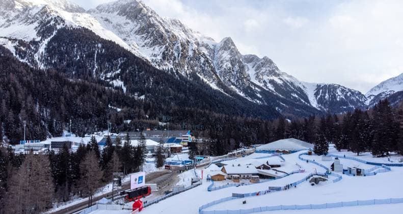 BIATHLON - Luftaufnahme Biathlonstadion und Huber Alm bei dem BWM IBU Weltcup Biathlon Antholz 12,5 km Verfolgung der Damen am 21.01.2023, Italien, Südtirol Antholz-Anterselva Südtirol Arena Südtirol Italien *** BIATHLON aerial view biathlon stadium and Huber Alm at the BWM IBU World Cup Biathlon Antholz 12,5 km pursuit of the women on 21 01 2023, Italy, South Tyrol Antholz Anterselva South Tyrol Arena South Tyrol Italy