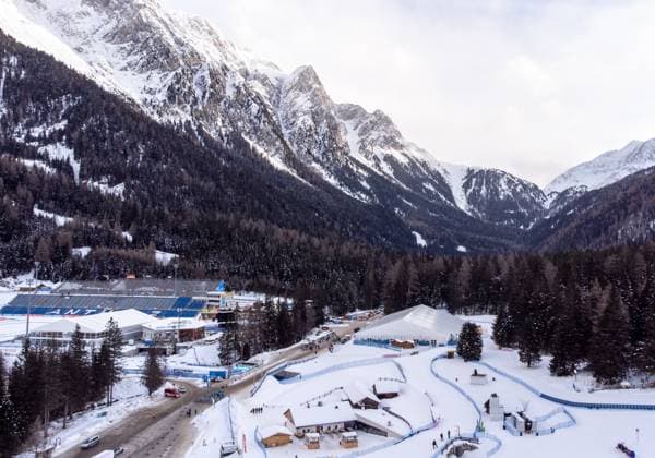BIATHLON - Luftaufnahme Biathlonstadion und Huber Alm bei dem BWM IBU Weltcup Biathlon Antholz 12,5 km Verfolgung der Damen am 21.01.2023, Italien, Südtirol Antholz-Anterselva Südtirol Arena Südtirol Italien *** BIATHLON aerial view biathlon stadium and Huber Alm at the BWM IBU World Cup Biathlon Antholz 12,5 km pursuit of the women on 21 01 2023, Italy, South Tyrol Antholz Anterselva South Tyrol Arena South Tyrol Italy