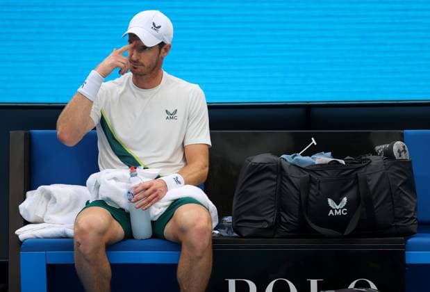 Mandatory Credit: Photo by Ella Ling Shutterstock (13728748ct) Andy Murray of GBR frustrated Australian Open, Day Six, Tennis, Melbourne Park, Melbourne, Australia - 21 Jan 2023 Australian Open, Day Six, Tennis, Melbourne Park, Melbourne, Australia - 21 Jan 2023 Copyright: xEllaxLing Shutterstockx 13728748ct