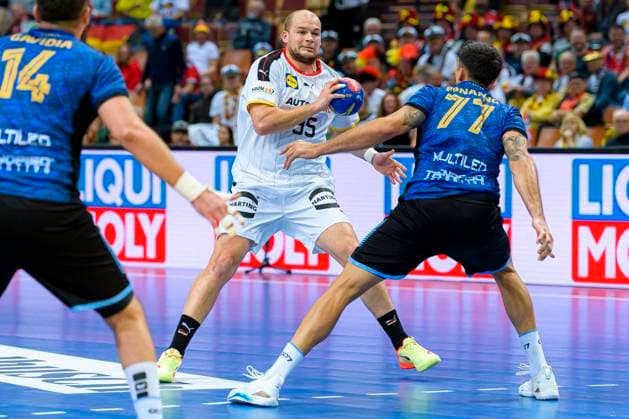 Katowice, 19 January 2023 Handball IHF World Championship, Main Round, 1 Matchday, Germany Argentina Paul Drux Germany , Nicolas Bonanno Argentien Katowice Spodek Arena Poland