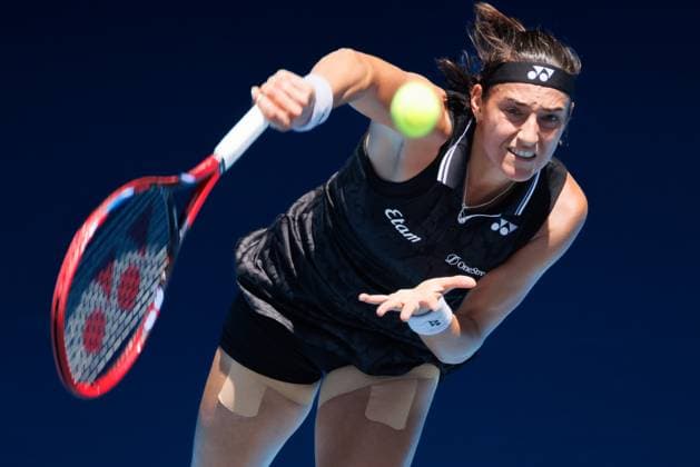January 23, 2023: 4th seed CAROLINE GARCIA of France in action against MAGDA LINETTE of Poland on Rod Laver Arena in a Women s Singles 4th round match on day 8 of the 2023 Australian Open in Melbourne, Australia. Cal Media USA - ZUMAc04_ 20230123_zaf_c04_035 Copyright: xSydneyxLowx
