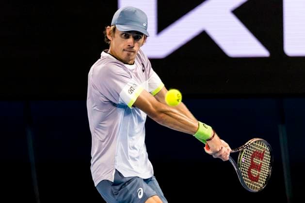 MELBOURNE, VIC - JANUARY 23: Alex De Minaur of Australia in action during Round 4 of the 2023 Australian Open on January 23 2023, at Melbourne Park in Melbourne, Australia. (Photo by Jason Heidrich Icon Sportswire) TENNIS: JAN 23 Australian Open Icon230123213