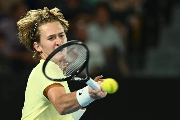 TENNIS AUSTRALIAN OPEN, Sebastian Korda of the USA in action during his Quarterfinal match against Karen Khachanov at the 2023 Australian Open tennis tournament at Melbourne Park in Melbourne, Tuesday, January 24, 2023. ( NO ARCHIVING, EDITORIAL USE ONLY, NO USE IN BOOKS WITHOUT CONSENT MELBOURNE VICTORIA AUSTRALIA  Copyright: xJOELxCARRETTx 20230124001756047744