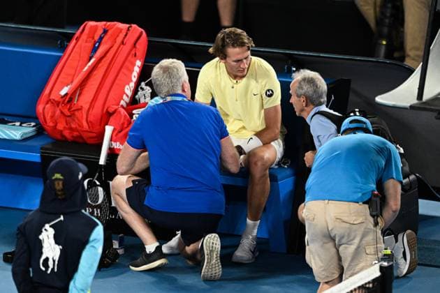 Mandatory Credit: Photo by James Gourley Shutterstock (13729783bj) Sebastian Korda receives medical treatment during his Quarter Final Match Australian Open, Day Nine, Tennis, Melbourne Park, Melbourne, Australia - 24 Jan 2023 Australian Open, Day Nine, Tennis, Melbourne Park, Melbourne, Australia - 24 Jan 2023 Copyright: xJamesxGourley Shutterstockx 13729783bj