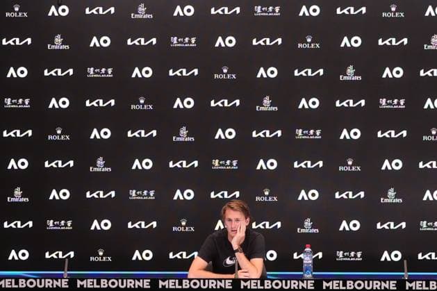 Sport Bilder des Tages Sebastian Korda of USA interviewed in the media room after his Quarter Final injury retirement against Karen Khachanov, Day 9 at the Australian Open Tennis 2023 at Rod Laver Arena, Melbourne, Australia on 24 January 2023. Copyright: xPeterxDovganx 34782001