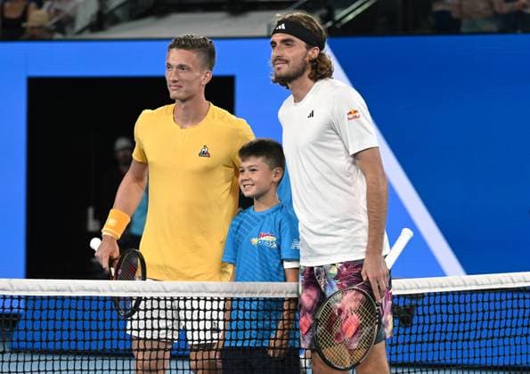TENNIS AUSTRALIAN OPEN, Jiri Lehecka of Czech Republic (left) and Stefanos Tsitsipas of Greece pose for photographs prior to their quarter final match at the 2023 Australian Open tennis championship at Melbourne Park in Melbourne, Tuesday, January 24, 2023. ( NO ARCHIVING, EDITORIAL USE ONLY, NO USE IN BOOKS WITHOUT CONSENT MELBOURNE VICTORIA AUSTRALIA  Copyright: xLUKASxCOCHx 20230124001756103233
