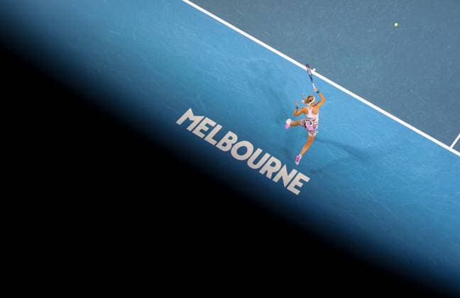 Sport Bilder des Tages (230124) -- MELBOURNE, Jan. 24, 2023 -- Victoria Azarenka of Belarus hits a return during the women s singles quarterfinal against Jessica Pegula of the United States at Australian Open at Melbourne Park in Melbourne, Australia, Jan. 24, 2023. ) (SP)AUSTRALIA-MELBOURNE-TENNIS-AUSTRALIAN OPEN-QUARTERFINALS BAIxXUEFEI 